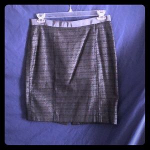 Pencil Skirt: In great condition